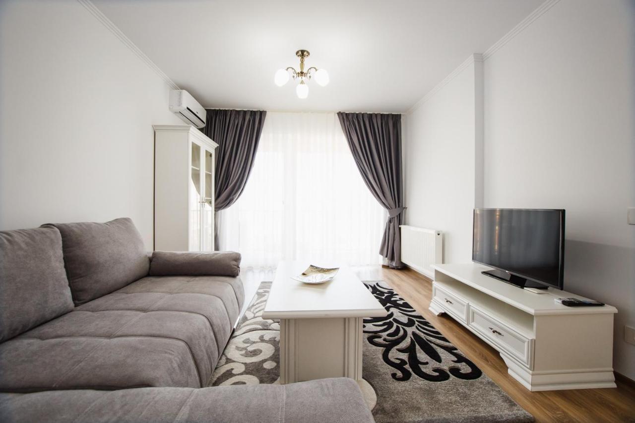 Bright & Elegant Central Apartment Oradea Ngoại thất bức ảnh