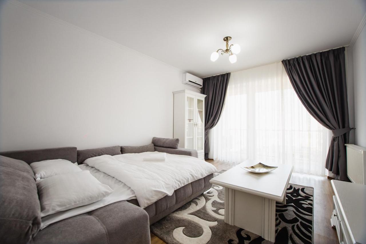 Bright & Elegant Central Apartment Oradea Ngoại thất bức ảnh